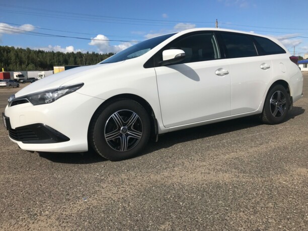 Toyota Auris II (E180) · Рестайлинг, 2017 г.
