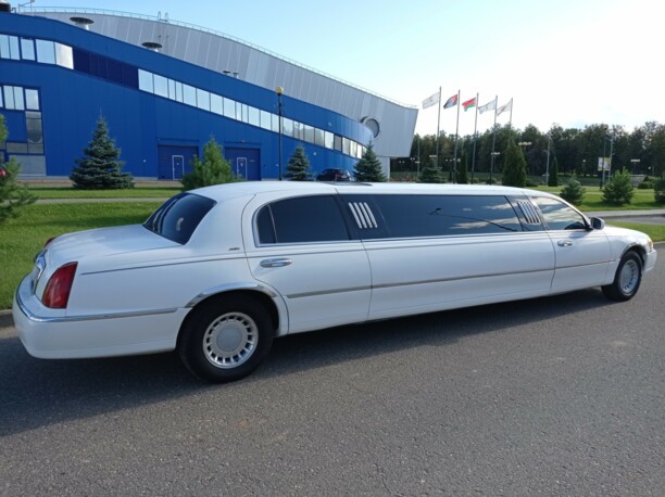 Lincoln Town Car III, 2000 г.