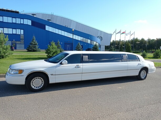 Lincoln Town Car III, 2000 г.