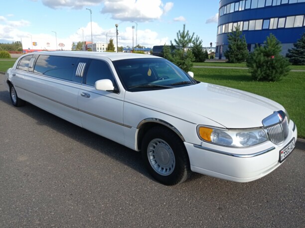 Lincoln Town Car III, 2000 г.