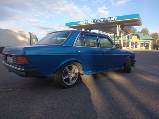 Mercedes-Benz E-Класс W123, 1982 г.