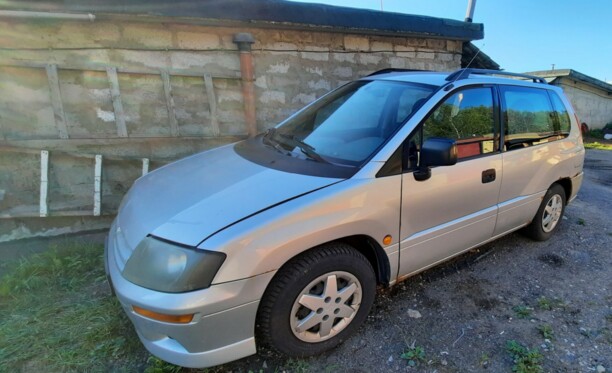 Mitsubishi Space Runner II, 2000 г.