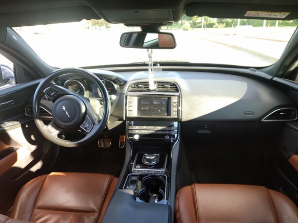 Jaguar XE, 2016 г.