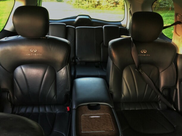 Infiniti QX56 II, 7 мест, 2010 г.