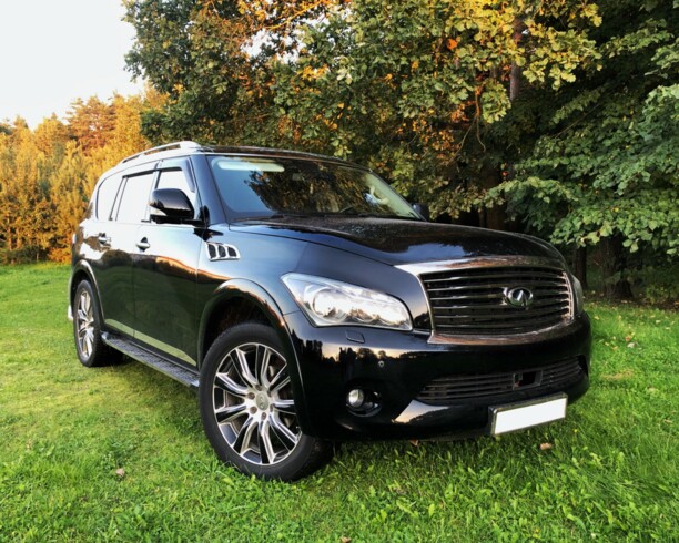 Infiniti QX56 II, 7 мест, 2010 г.