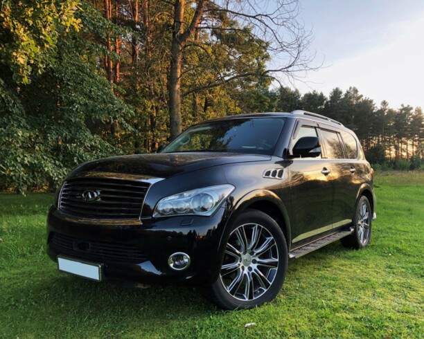 Infiniti QX56 II, 7 мест, 2010 г.