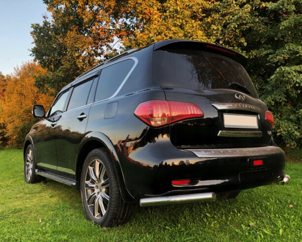 Infiniti QX56 II, 7 мест, 2010 г.