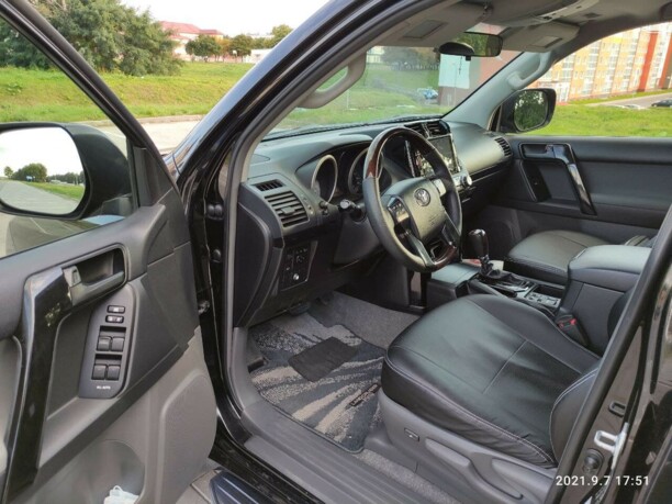 Toyota Land Cruiser Prado J150, 7 мест, 2010 г.