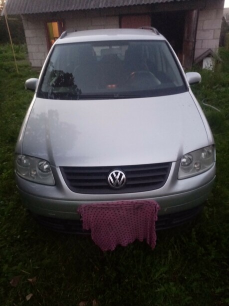 Volkswagen Touran I, 7 мест, 2004 г.