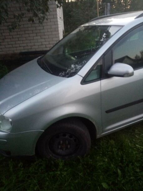 Volkswagen Touran I, 7 мест, 2004 г.
