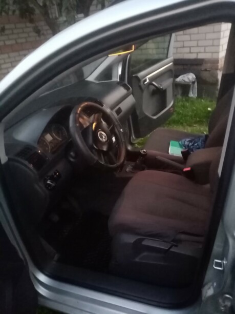 Volkswagen Touran I, 7 мест, 2004 г.