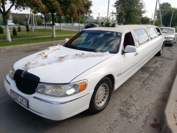 Lincoln Town Car III, 2000 г.