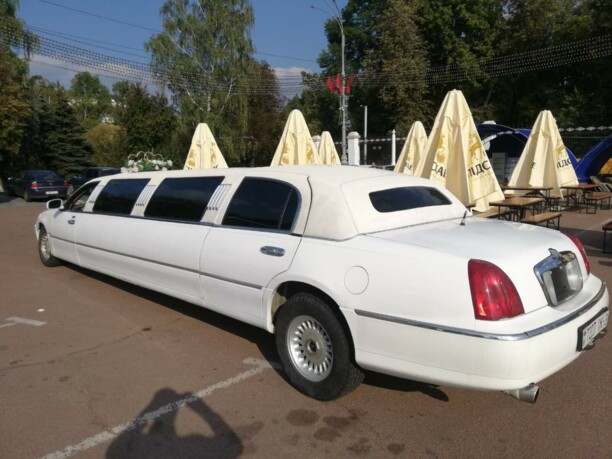 Lincoln Town Car III, 2000 г.