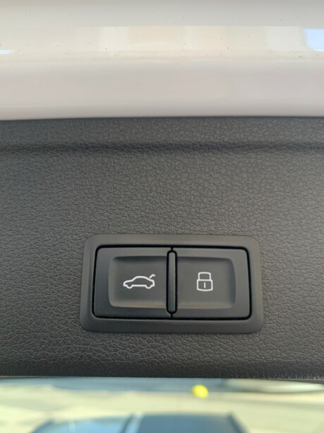 Audi A4 B9, 2016 г.