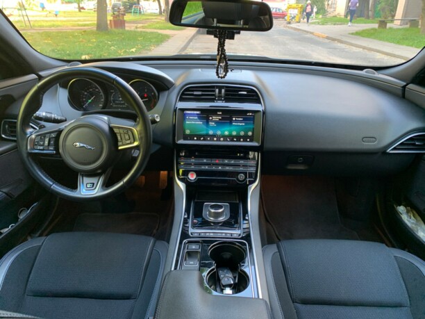 Jaguar XE, 2016 г.