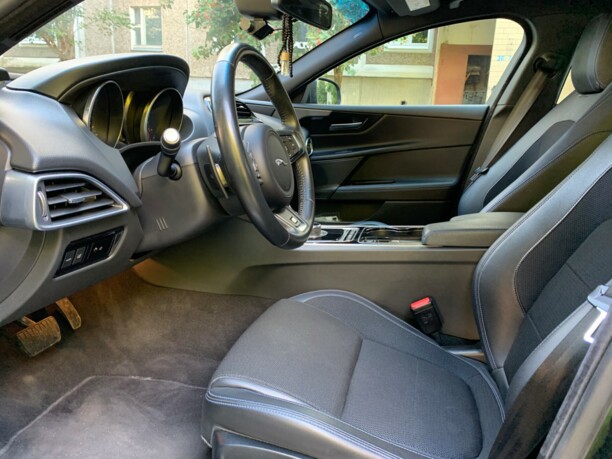 Jaguar XE, 2016 г.