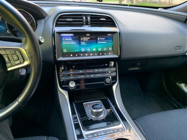 Jaguar XE, 2016 г.