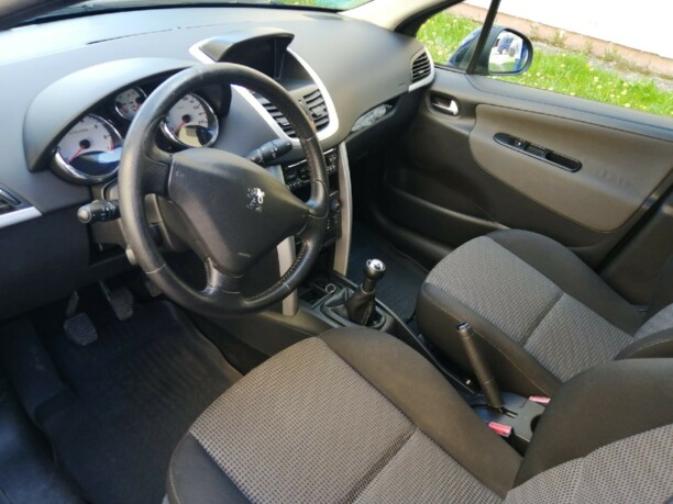 Peugeot 207 I · Рестайлинг, 2010 г.