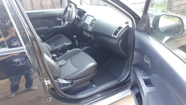 Peugeot 4007, 7 мест, 2008 г.