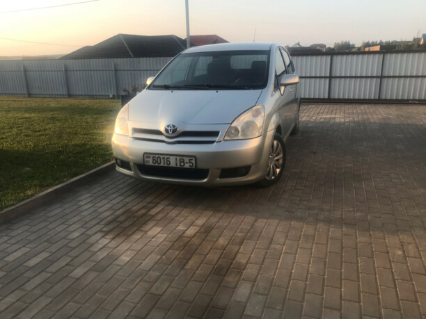 Toyota Corolla Verso II (E121), 7 мест, 2006 г.