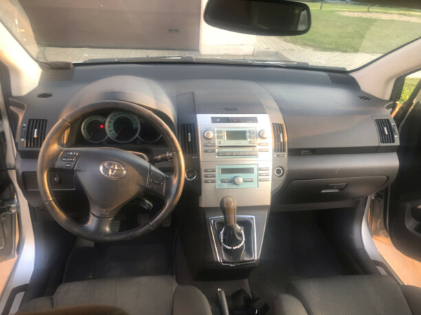 Toyota Corolla Verso II (E121), 7 мест, 2006 г.