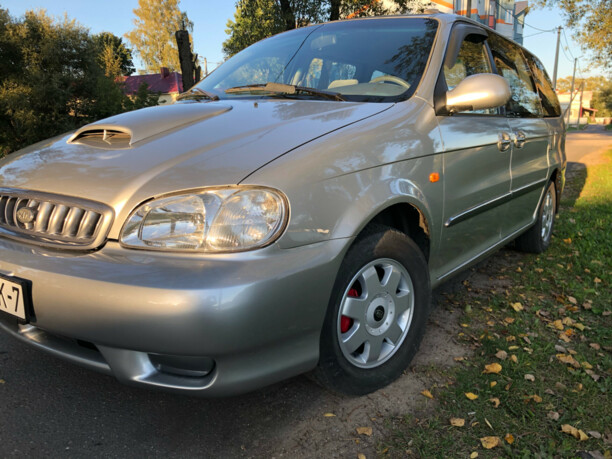 Kia Carnival I, 7 мест, 2001 г.