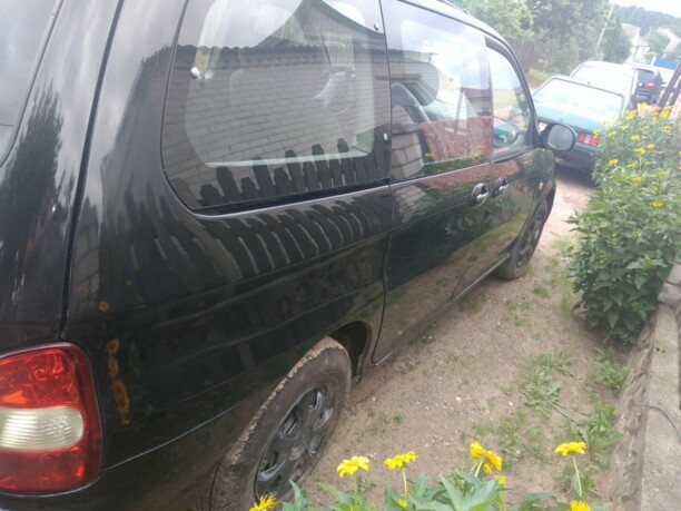 Kia Carnival I, 7 мест, 2000 г.