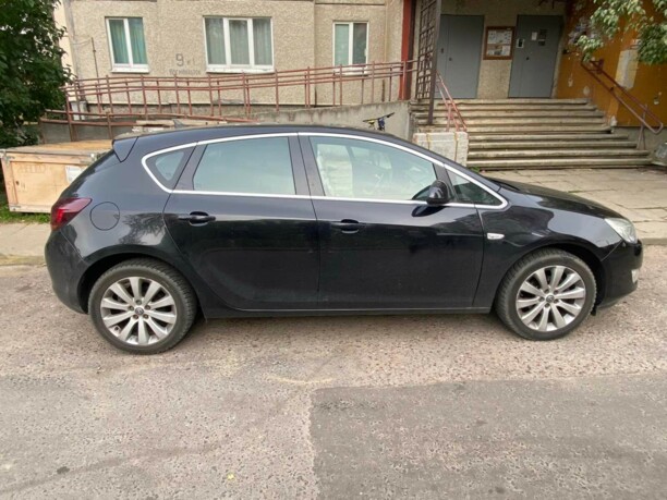 Opel Astra J, 2010 г.
