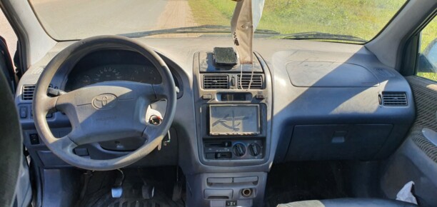 Toyota Picnic I, 7 мест, 1998 г.