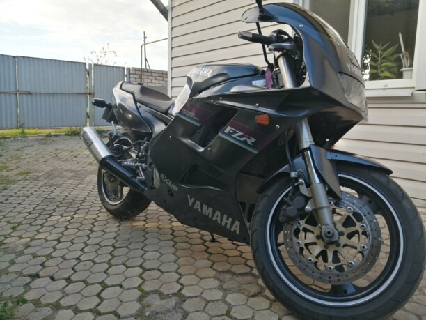 Yamaha FZR 1000, 1992 г.