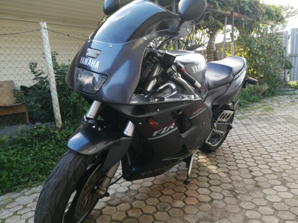 Yamaha FZR 1000, 1992 г.