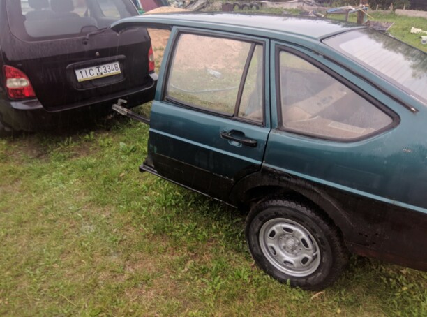 Kia Carnival I, 7 мест, 2000 г.