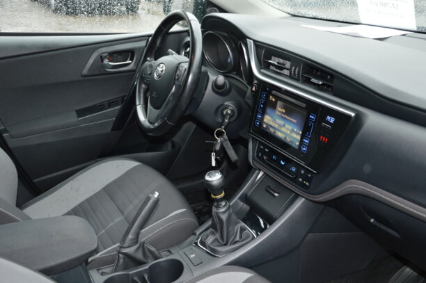 Toyota Auris II (E180) · Рестайлинг, 2016 г.