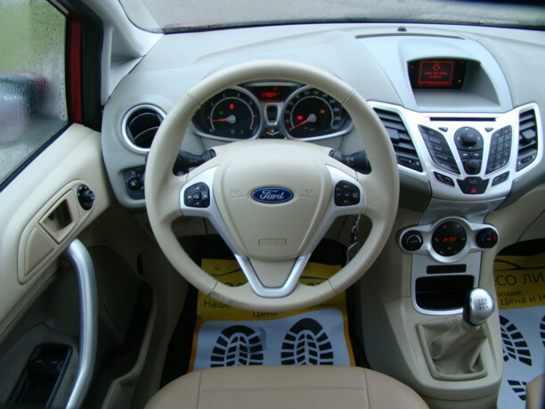 Ford Fiesta VI, 2010 г.