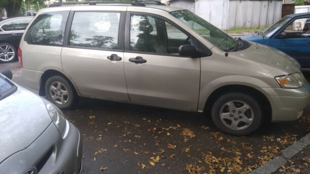 Mazda MPV II, 7 мест, 2000 г.