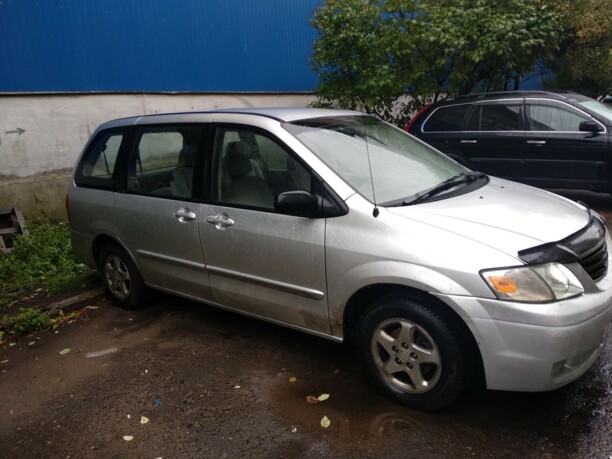 Mazda MPV II, 7 мест, 2000 г.
