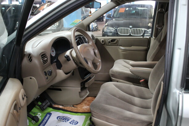 Dodge Caravan IV, 7 мест, 2003 г.