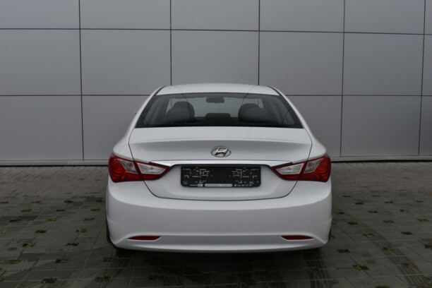 Hyundai Sonata YF, 2010 г.