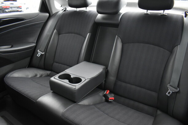 Hyundai Sonata YF, 2010 г.