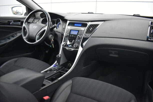 Hyundai Sonata YF, 2010 г.