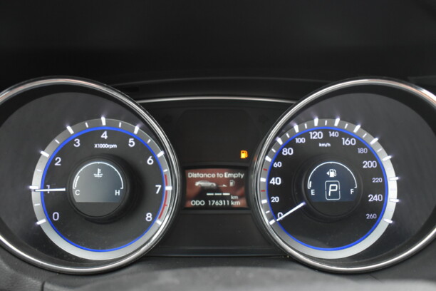 Hyundai Sonata YF, 2010 г.