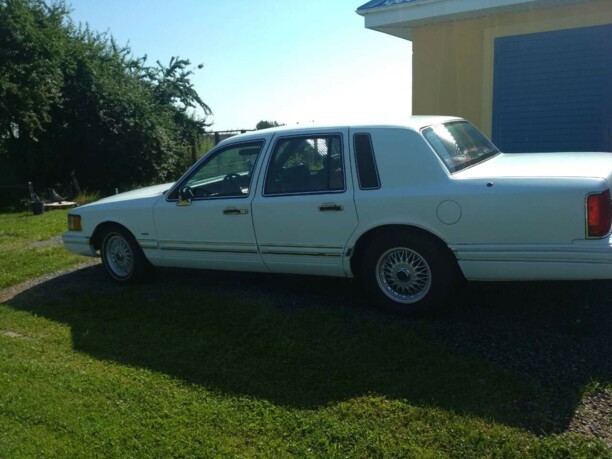Lincoln Town Car II, 1992 г.