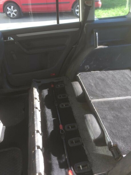Volkswagen Touran I, 7 мест, 2006 г.