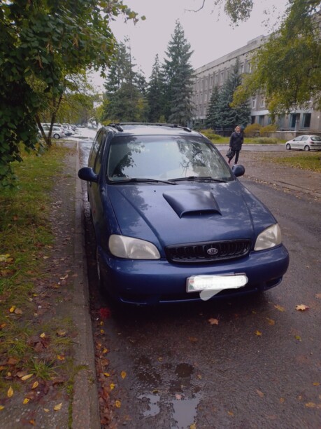 Kia Carnival I, 7 мест, 2000 г.