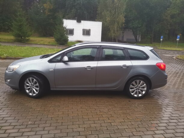 Opel Astra J, 2011 г.