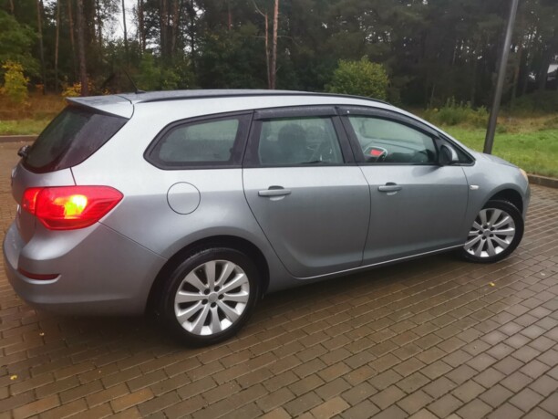 Opel Astra J, 2011 г.