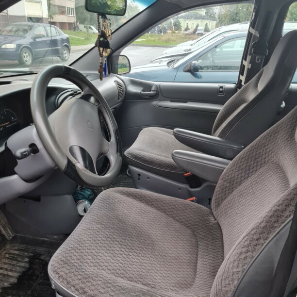 Dodge Caravan III, 7 мест, 1999 г.