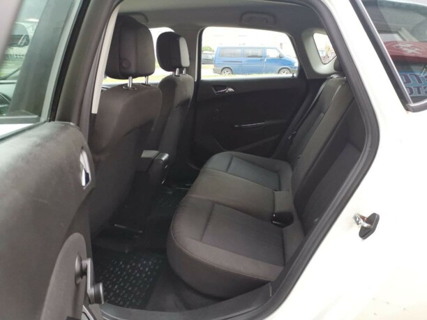 Opel Astra J, 2010 г.