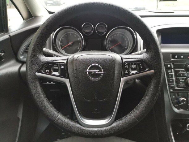Opel Astra J, 2010 г.