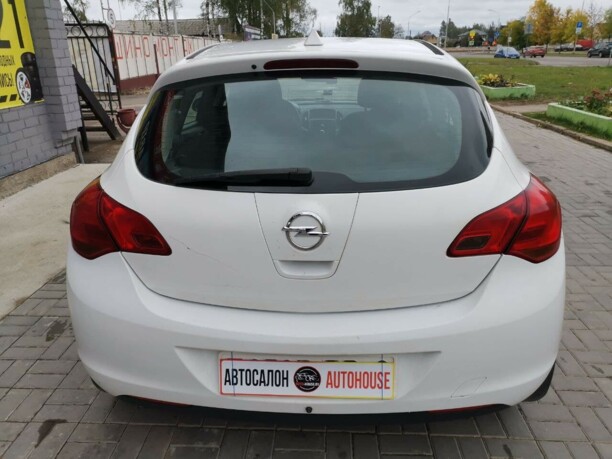Opel Astra J, 2010 г.